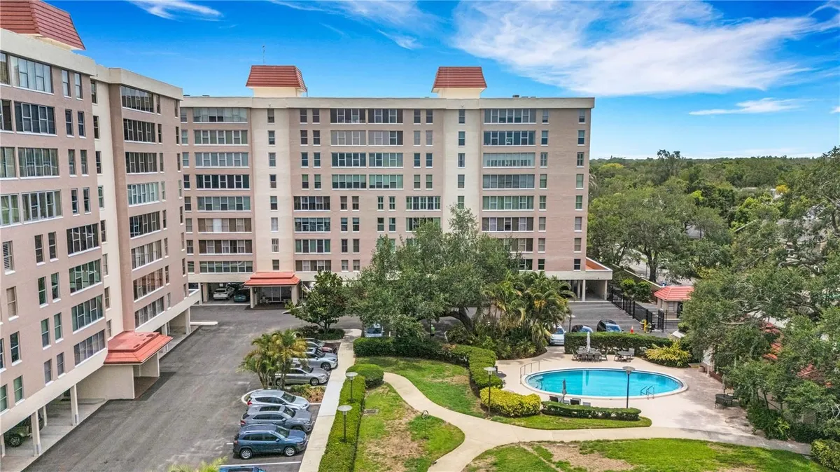 Property Slideshow image 1 of 73 | 2403 s ardson pl 402b, Tampa, FL, 33629