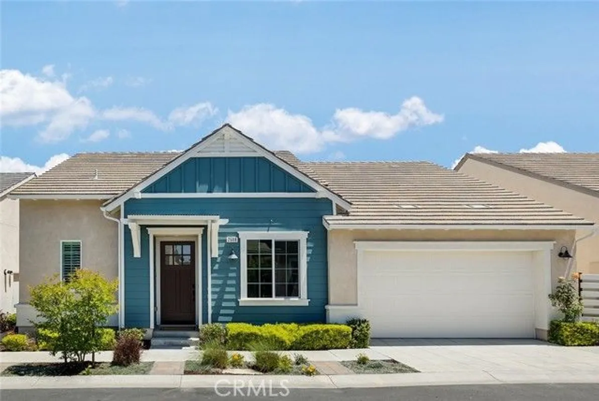 Property Slideshow image 1 of 40 | 25118 citron ln, Canyon Country, CA, 91387
