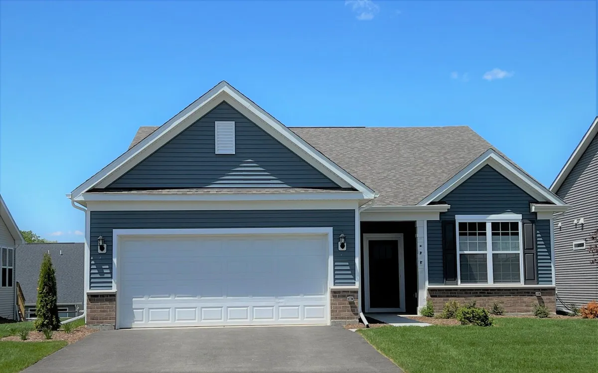 Property Slideshow image 1 of 15 | , Lindenhurst, IL, 60046