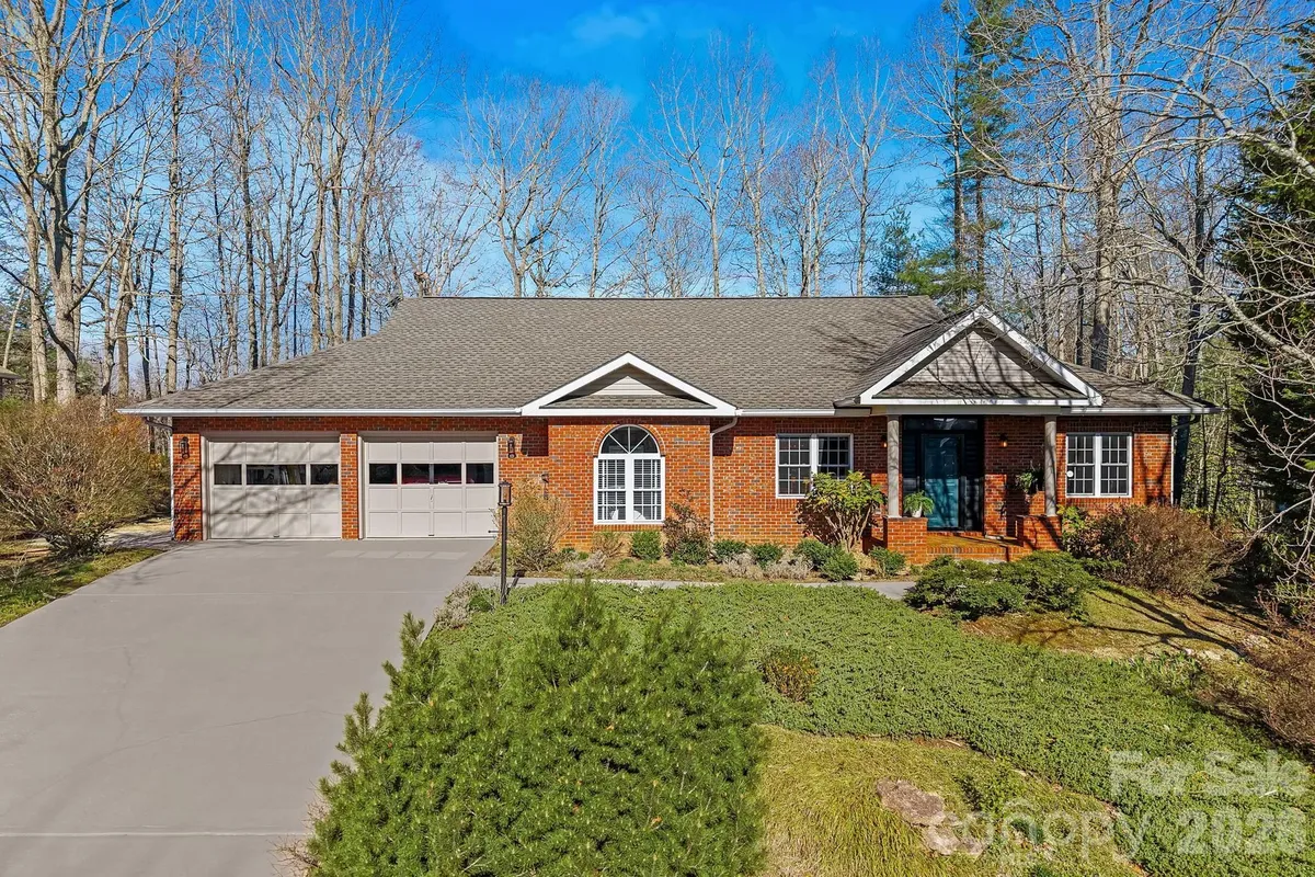 Property Slideshow image 1 of 36 | 306 croydon dr, Hendersonville, NC, 28791