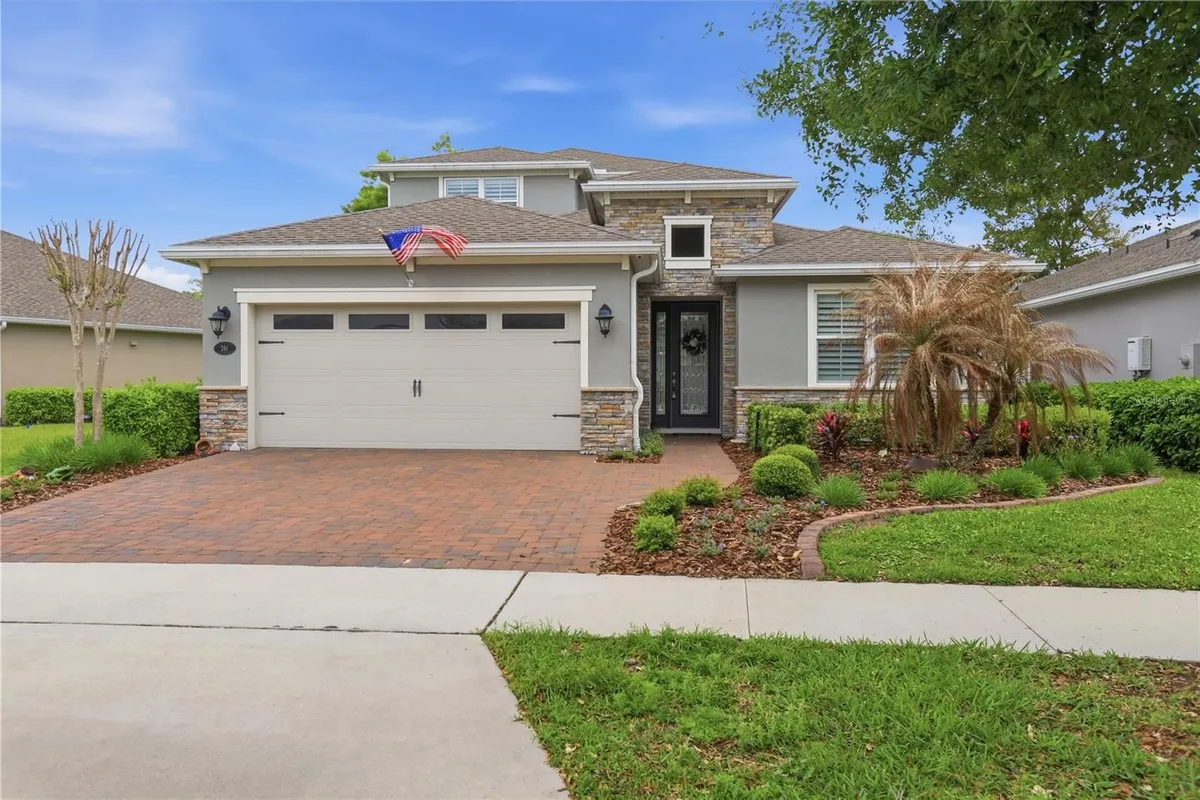 Property Slideshow image 1 of 66 | 261 old moss cir, Deland, FL, 32724