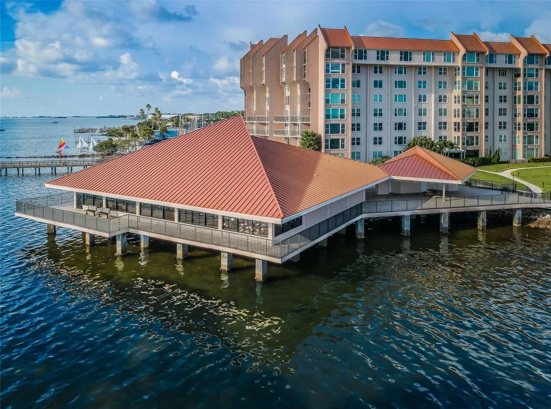 Property Slideshow image 1 of 30 | 632 edgewater dr 437, Dunedin, FL, 34698