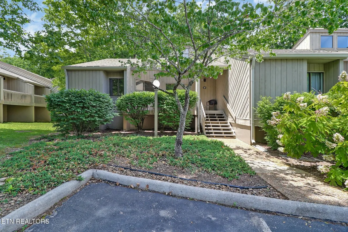 Property Slideshow image 1 of 32 | 127 eagle ct, Crossville, TN, 38558