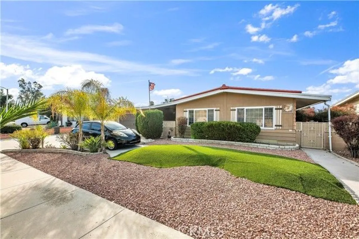 Property Slideshow image 1 of 29 | 1307 brentwood way, Hemet, CA, 92545