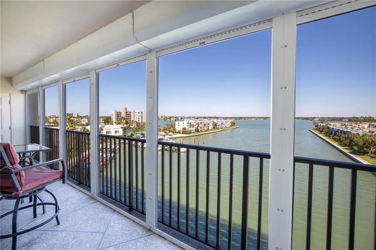 Property Slideshow image 1 of 48 | 7300 sun island dr 602, South Pasadena, FL, 33707