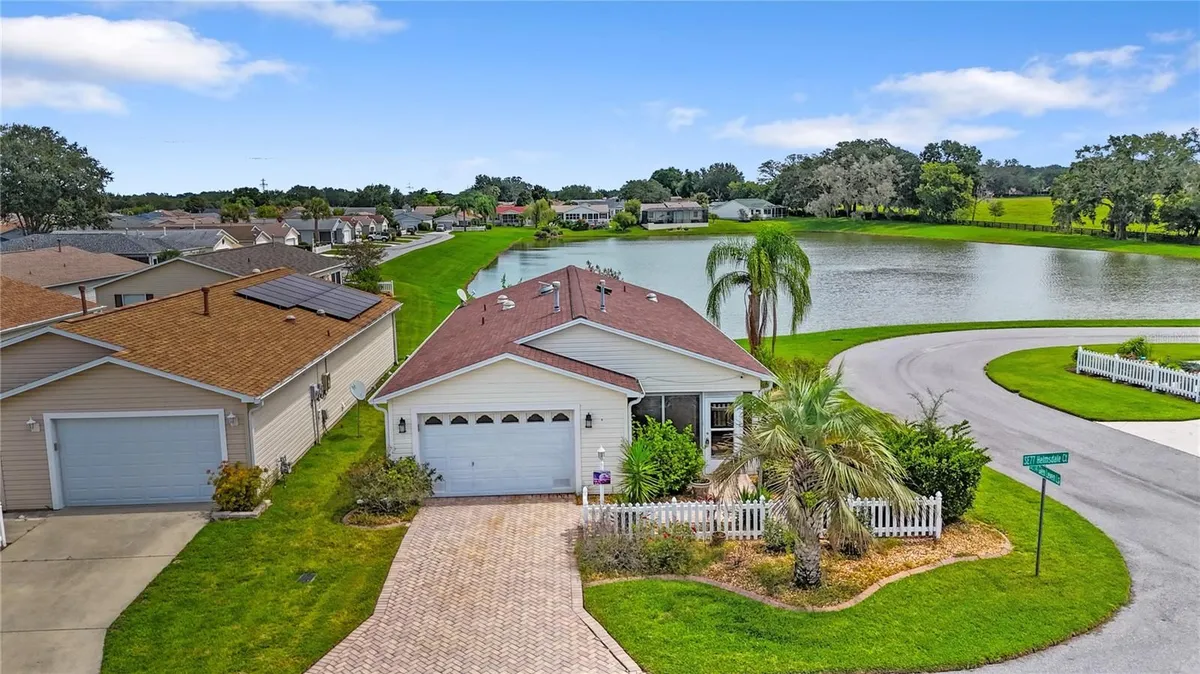 Property Slideshow image 1 of 32 | 17423 se 77th helmsdale ct, The Villages, FL, 32162
