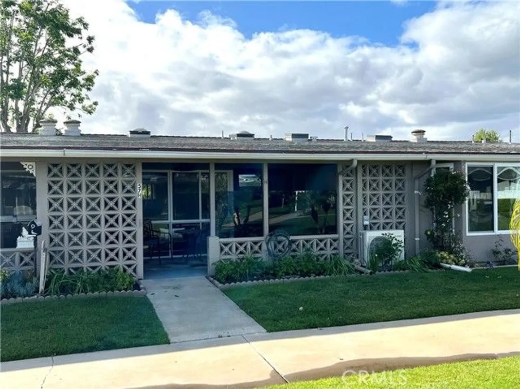 Property Slideshow image 1 of 17 | 1400 mayfield rd, Seal Beach, CA, 90740