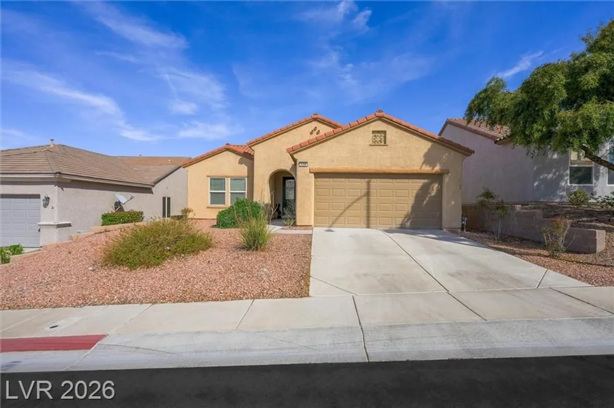 Property Slideshow image 1 of 47 | 2088 sawtooth mountain dr, Henderson, NV, 89044