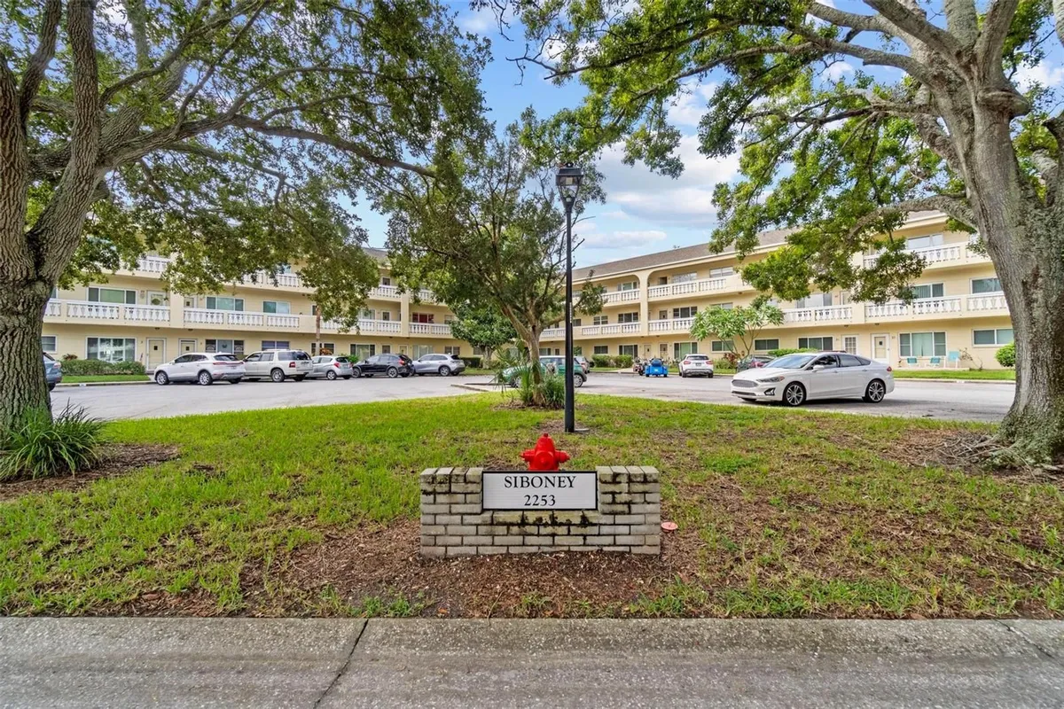 Property Slideshow image 1 of 64 | 2253 norwegian dr 51, Clearwater, FL, 33763