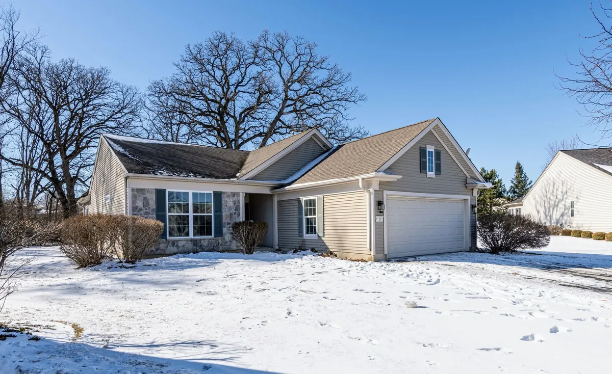 Property Slideshow image 1 of 26 | 12334 daphne dr, Huntley, IL, 60142