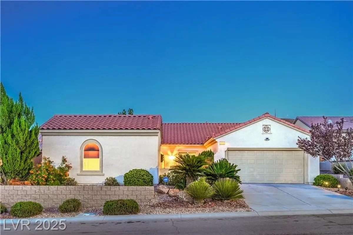 Property Slideshow image 1 of 52 | 2148 shadow canyon dr, Henderson, NV, 89044