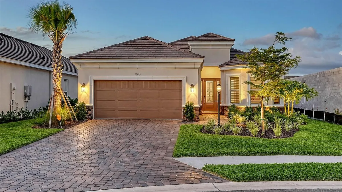 Property Slideshow image 1 of 90 | 16423 isola pl, Lakewood Ranch, FL, 34211
