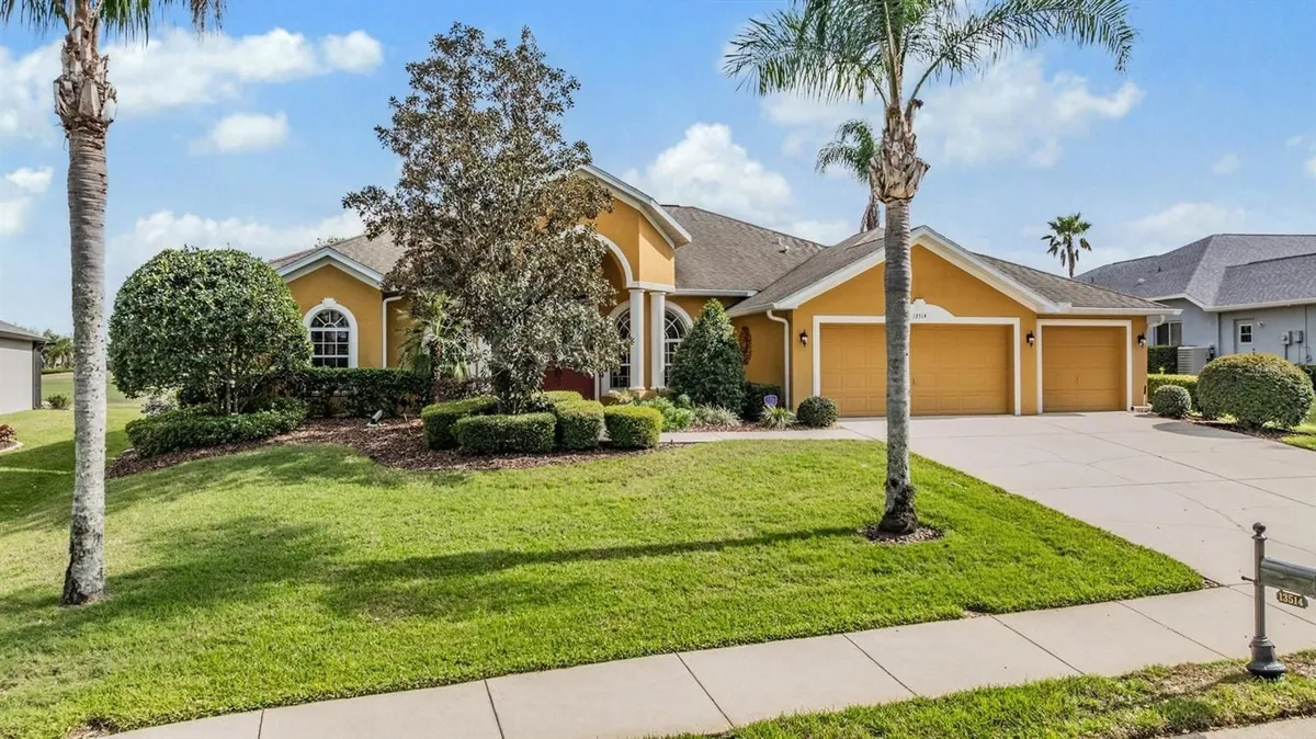 Property Slideshow image 1 of 48 | 13514 thoroughbred dr, Dade City, FL, 33525