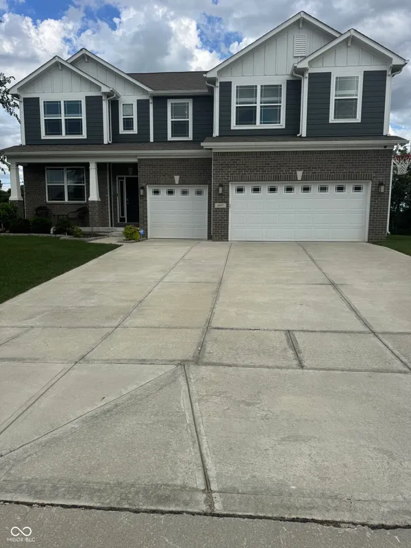 Property Slideshow image 1 of 38 | 6897 woodward way, Plainfield, IN, 46168