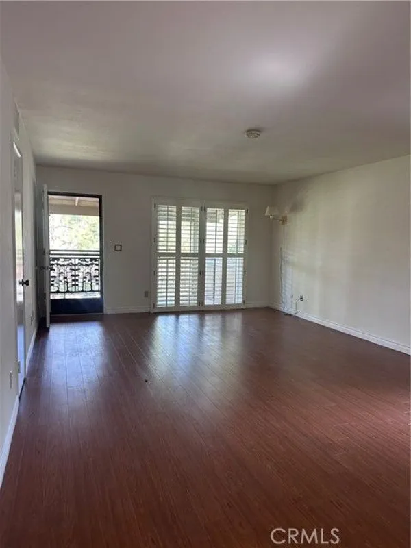 Property Slideshow image 1 of 10 | 26351 oak plain dr d, Newhall, CA, 91321