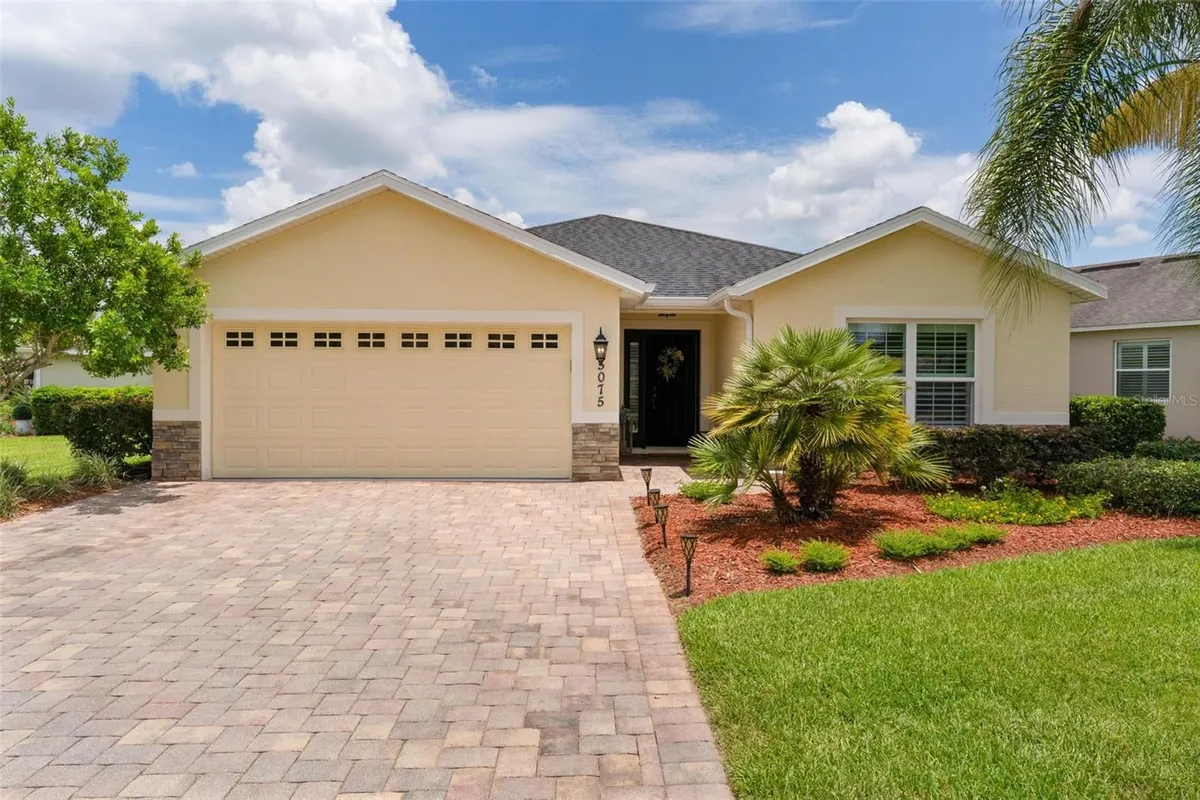 Property Slideshow image 1 of 40 | 5075 neptune cir, Oxford, FL, 34484