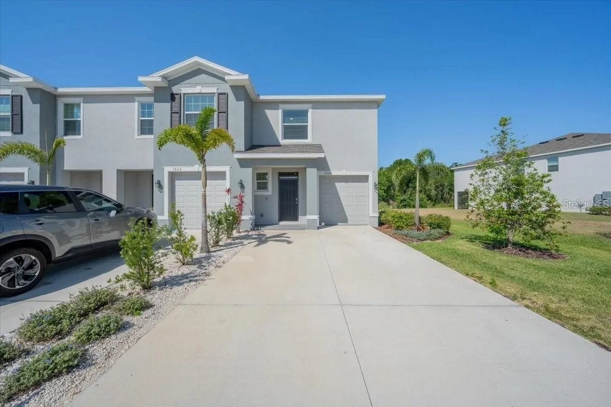 Property Slideshow image 1 of 47 | 1926 pleasant maple ct, Bradenton, FL, 34211