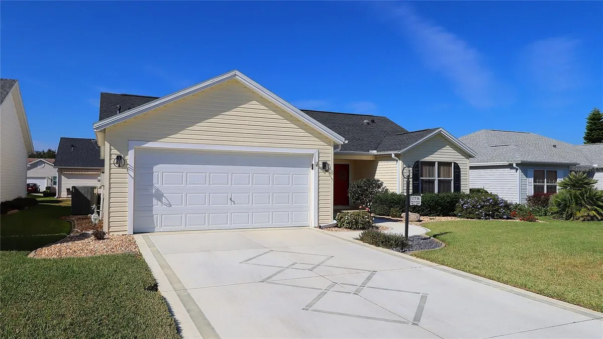 Property Slideshow image 1 of 41 | 17716 se 89th milford ave, The Villages, FL, 32162