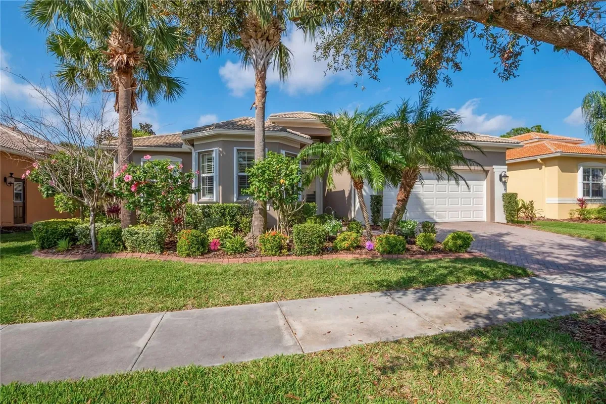 Property Slideshow image 1 of 48 | 4946 sapphire sound dr, Wimauma, FL, 33598