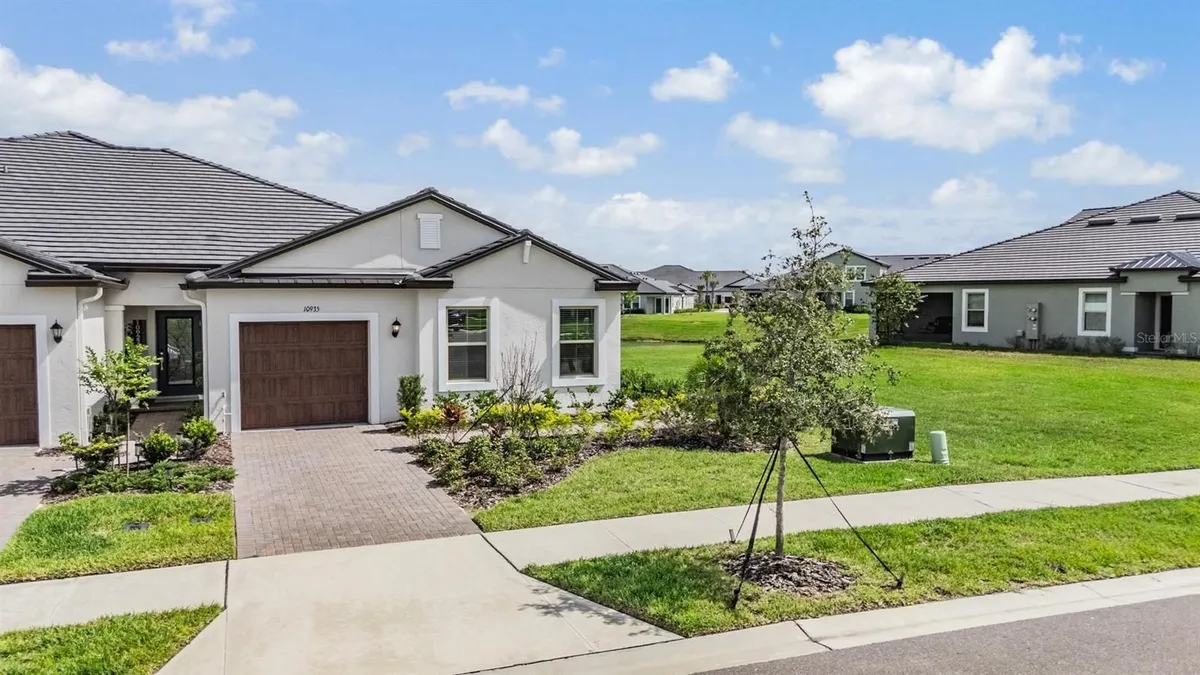 Property Slideshow image 1 of 70 | 10935 gable dig loop, San Antonio, FL, 33576