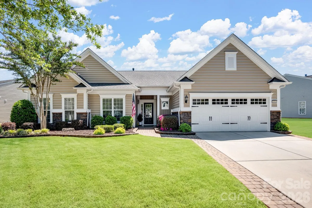 Property Slideshow image 1 of 44 | 6193 jack thomas dr, Fort Mill, SC, 29707
