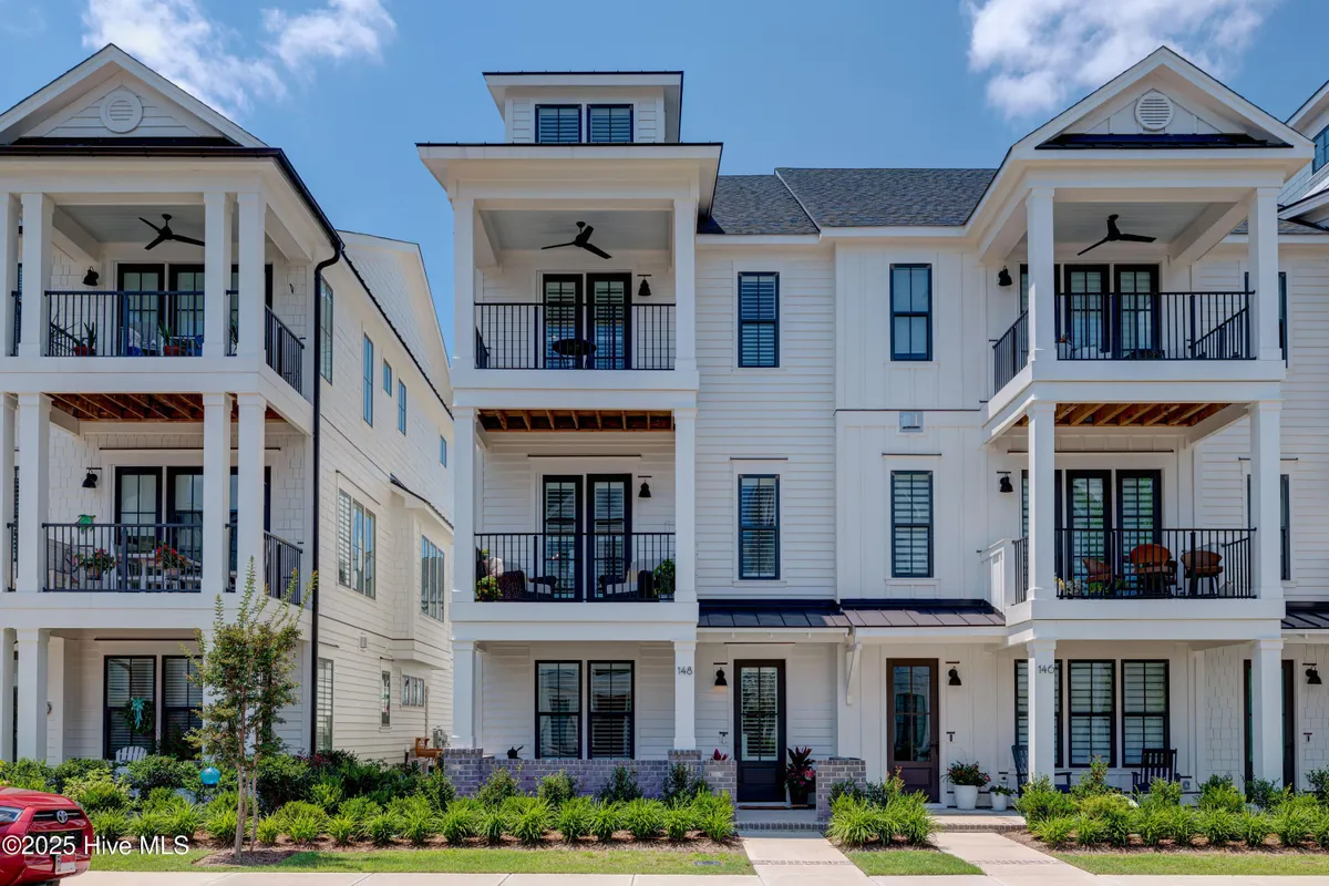 Property Slideshow image 1 of 43 | 148 dugger ln, Wilmington, NC, 28412