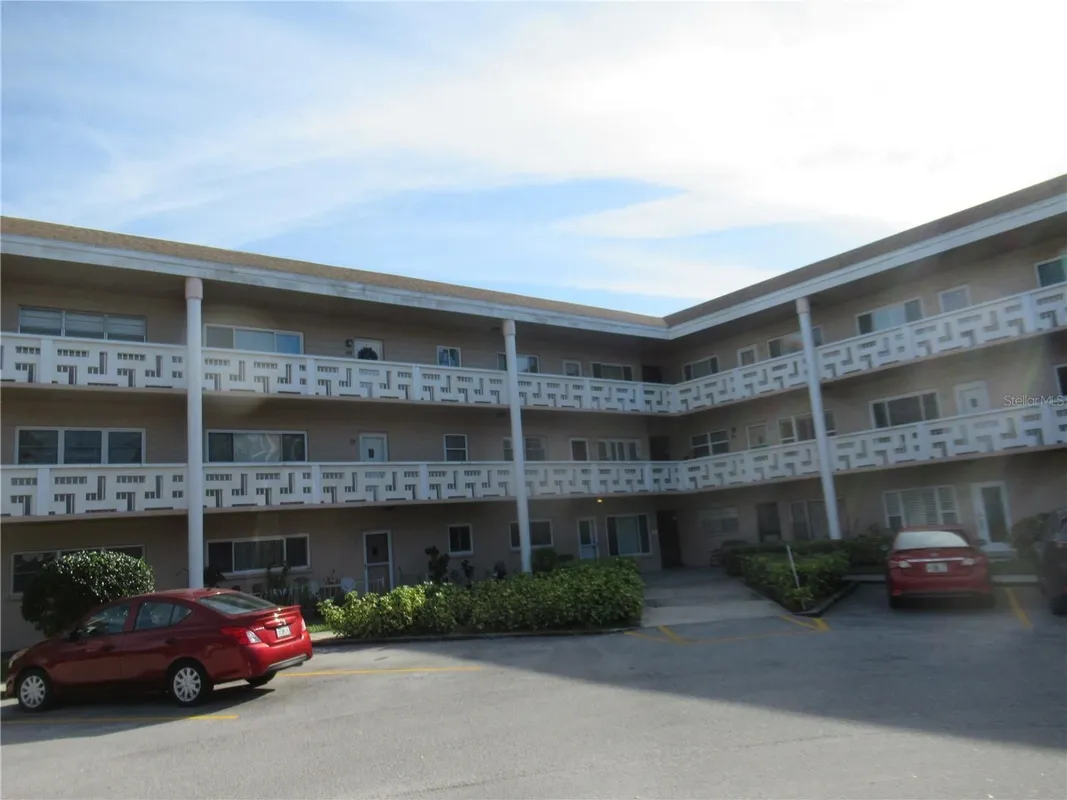 Property Slideshow image 1 of 32 | 2435 sumatran way 51, Clearwater, FL, 33763