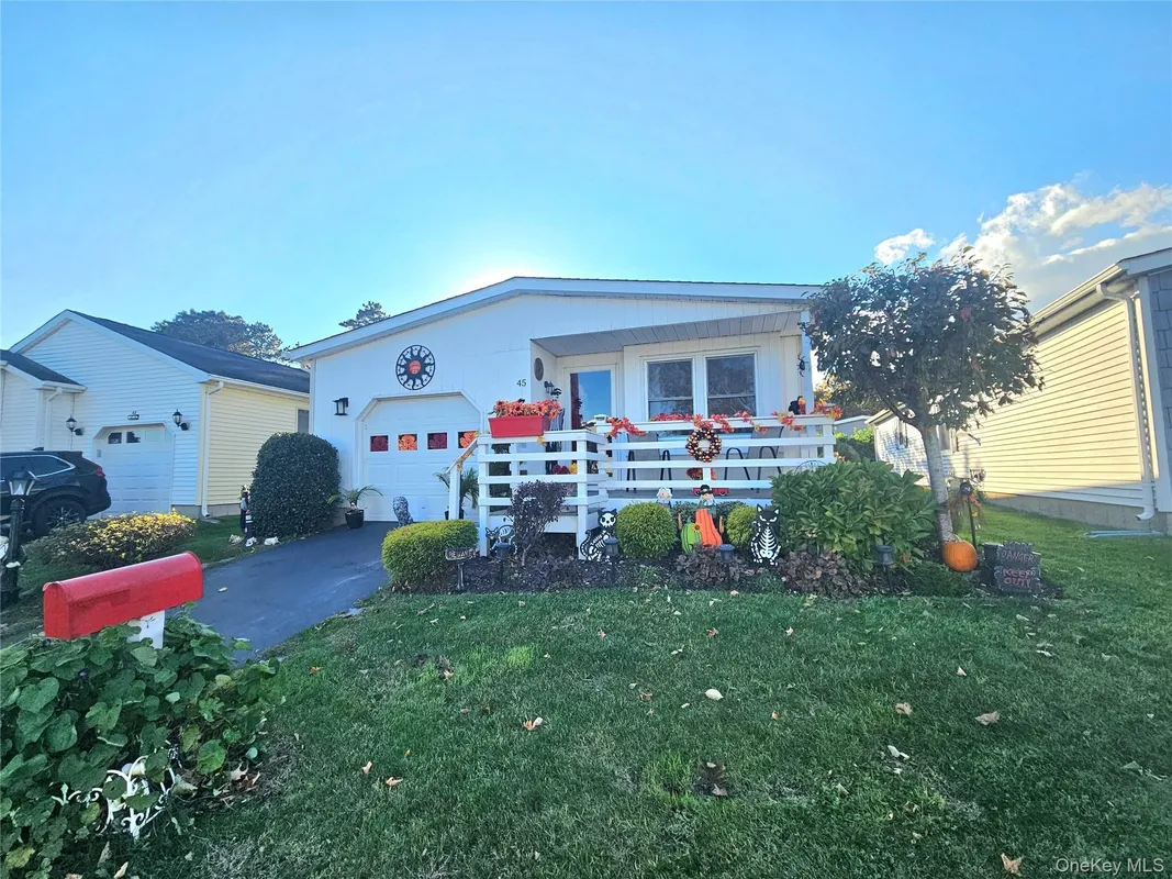 Property Slideshow image 1 of 35 | 45 dogwood ln, Manorville, NY, 11949
