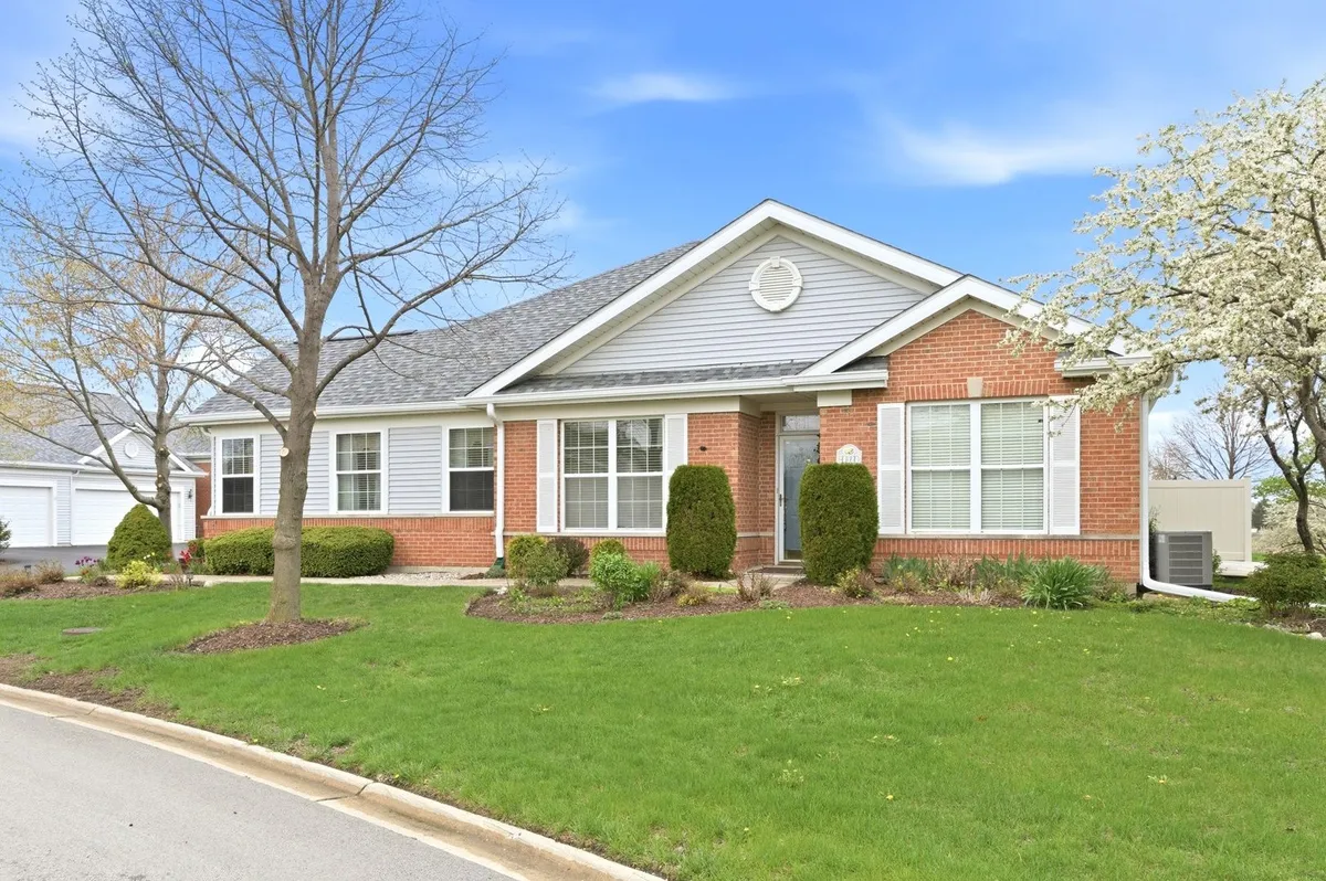 Property Slideshow image 1 of 20 | 21520 victory lake way 21520, Crest Hill, IL, 60403