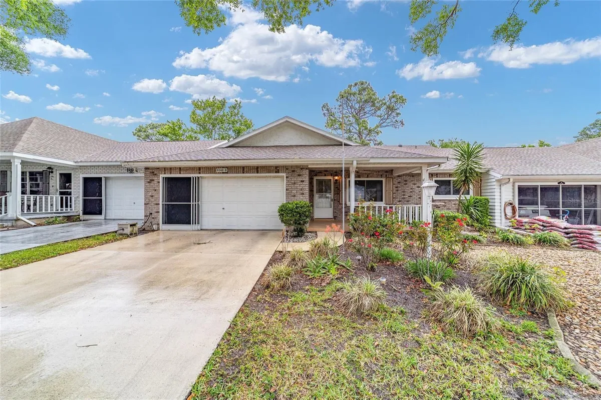 Property Slideshow image 1 of 40 | 9240 sw 90th ct b, Ocala, FL, 34481