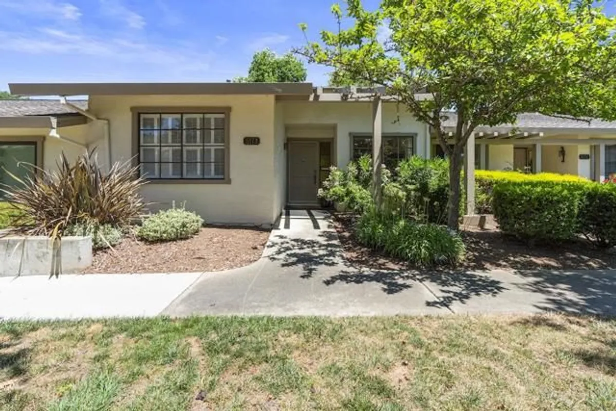 Property Slideshow image 1 of 39 | 5173 cribari knls, San Jose, CA, 95135