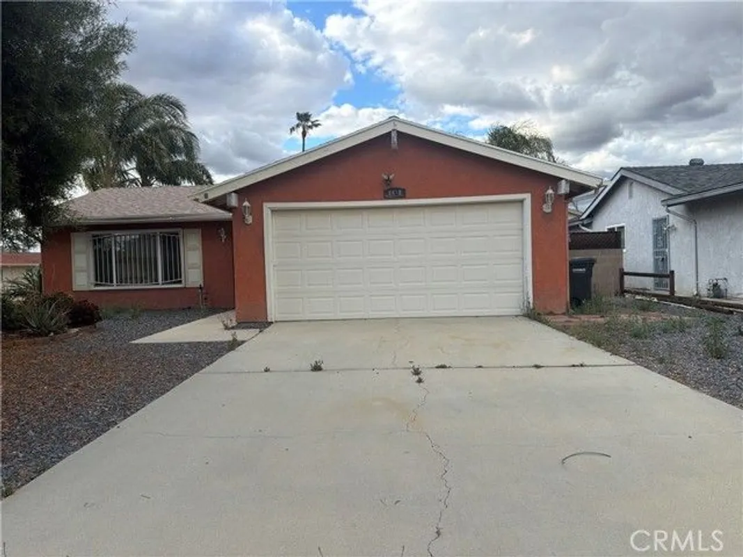 Property Slideshow image 1 of 4 | 2410 el toro, Hemet, CA, 92545