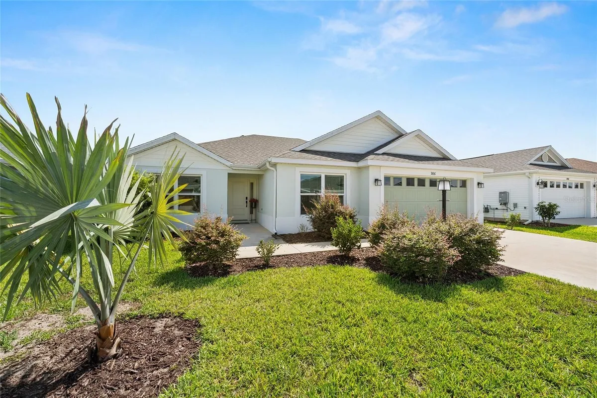 Property Slideshow image 1 of 36 | 986 davey ln, The Villages, FL, 32163