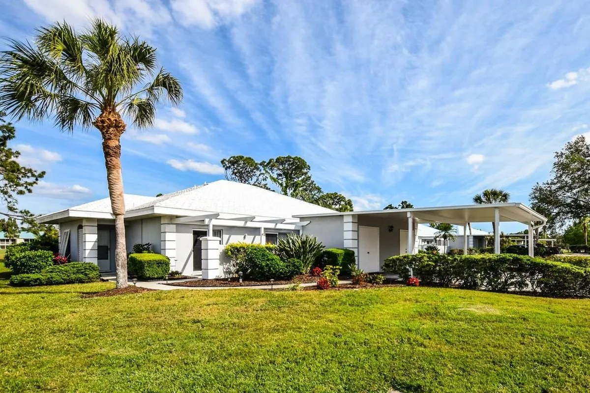Property Slideshow image 1 of 39 | 266 cerromar way 55, Venice, FL, 34293