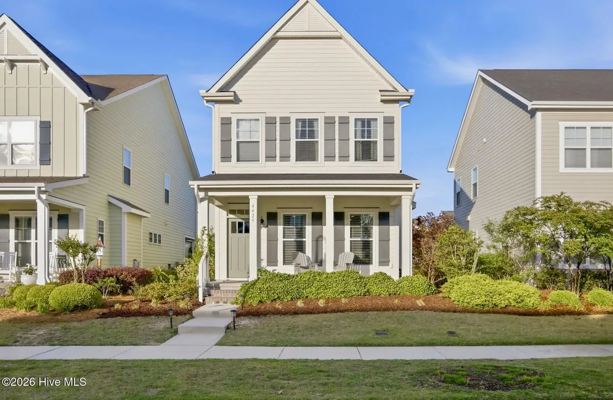Property Slideshow image 1 of 71 | 4429 old towne st, Wilmington, NC, 28412
