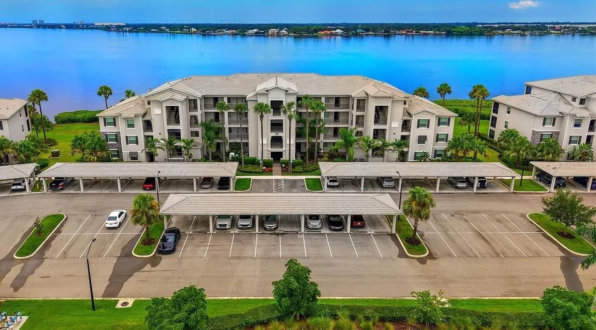Property Slideshow image 1 of 26 | 920 tidewater shores loop 308, Bradenton, FL, 34208