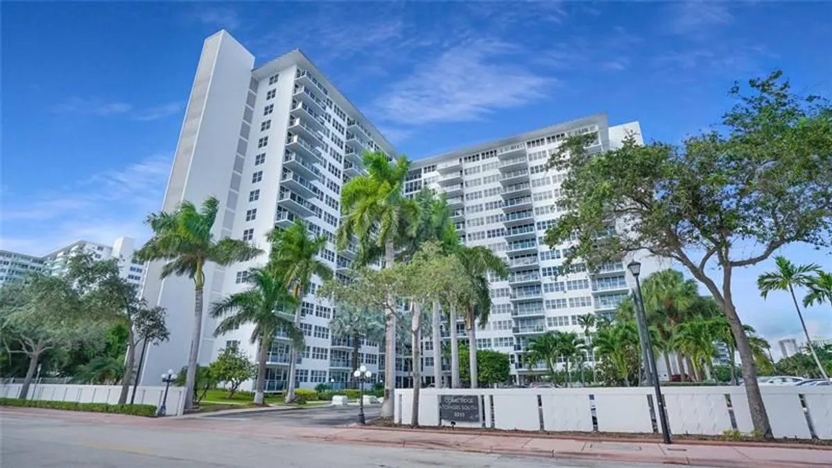 Property Slideshow image 1 of 49 | 3333 ne 34th st 109, Fort Lauderdale, FL, 33308