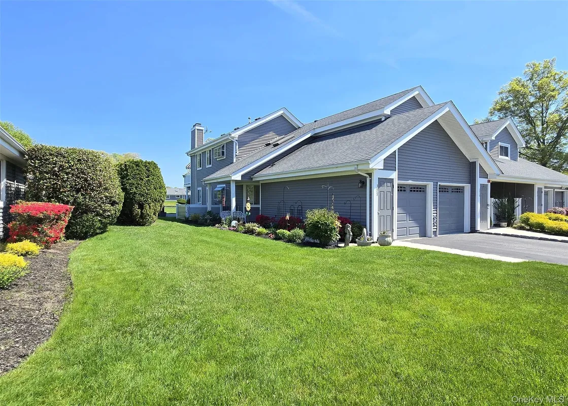 Property Slideshow image 1 of 35 | 377 quarry pond ct, Brookhaven, NY, 11955