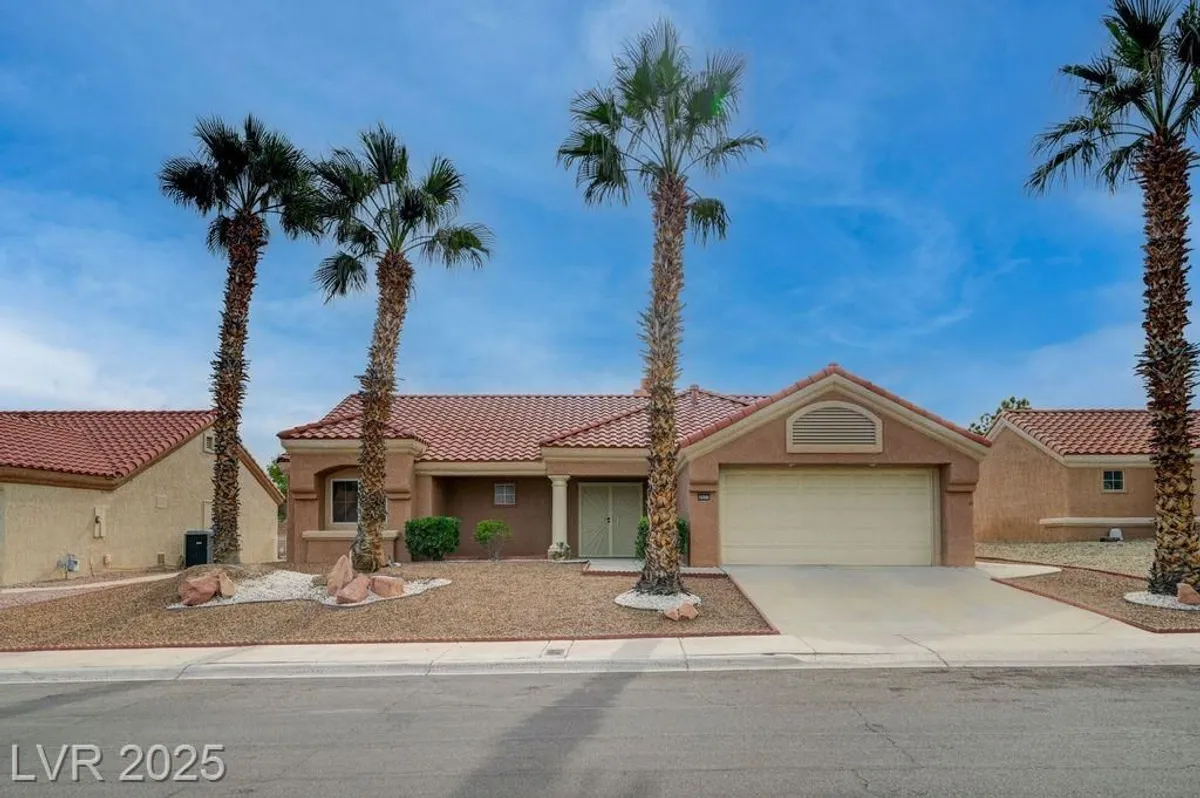 Property Slideshow image 1 of 33 | 8901 villa ridge dr, Las Vegas, NV, 89134