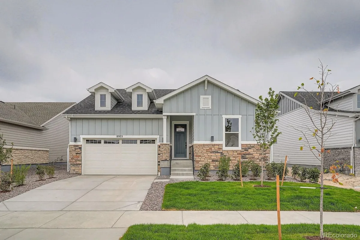 Property Slideshow image 1 of 28 | 8925 s riviera way, Aurora, CO, 80016