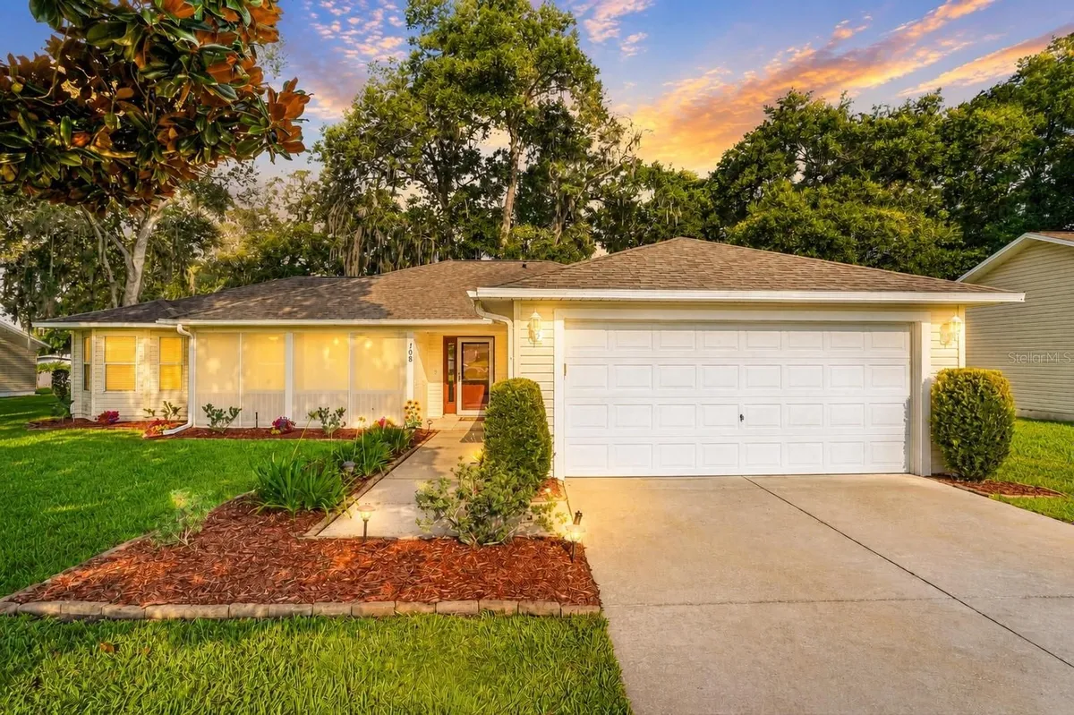Property Slideshow image 1 of 41 | 108 cherry blossom ln, Lady Lake, FL, 32159