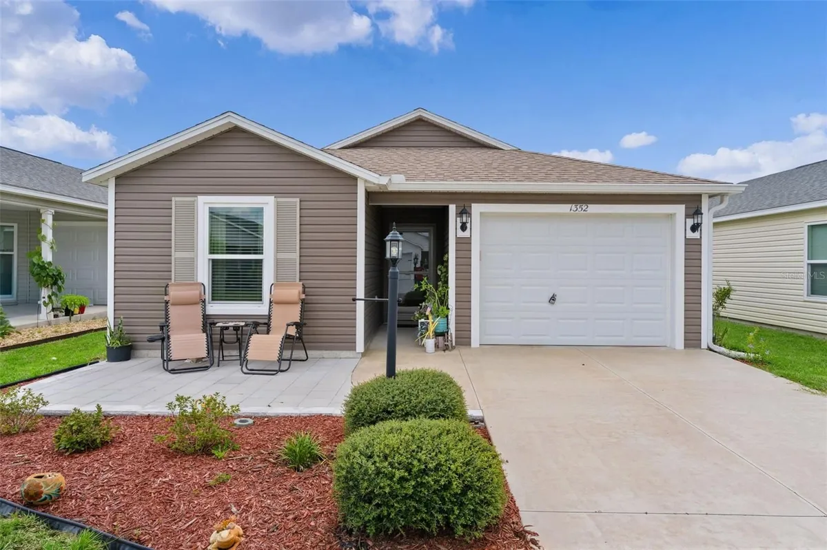 Property Slideshow image 1 of 38 | 1352 marybeth ln, The Villages, FL, 32163