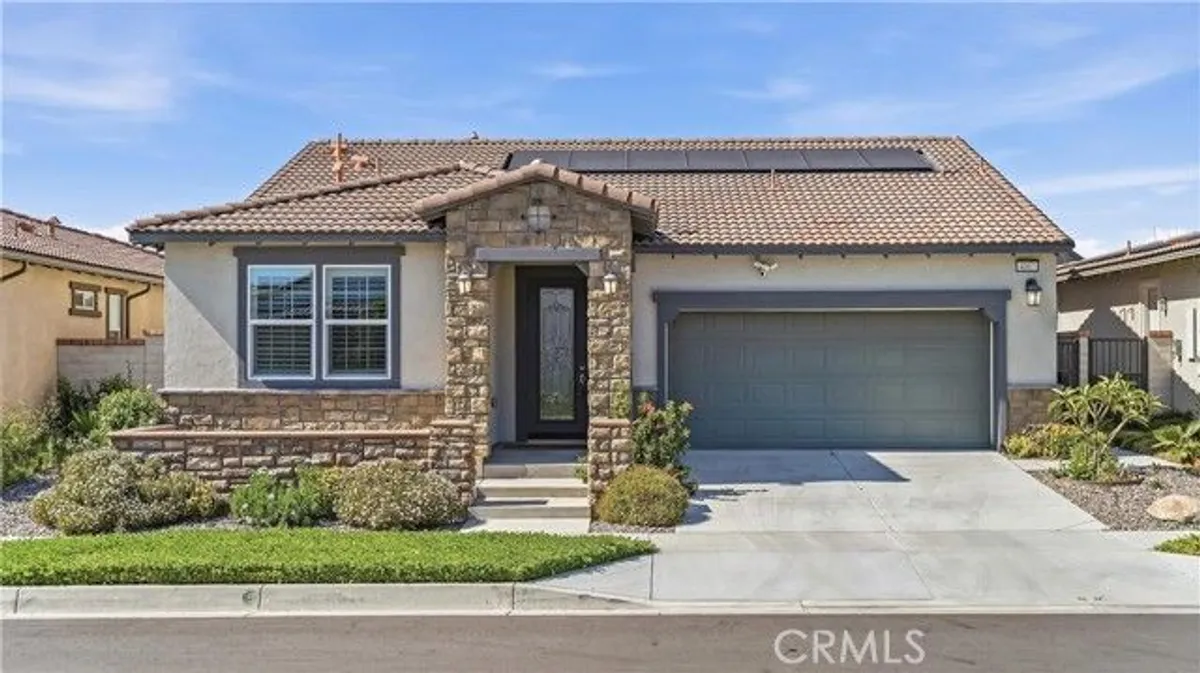 Property Slideshow image 1 of 45 | 4007 e amigos privado, Ontario, CA, 91761