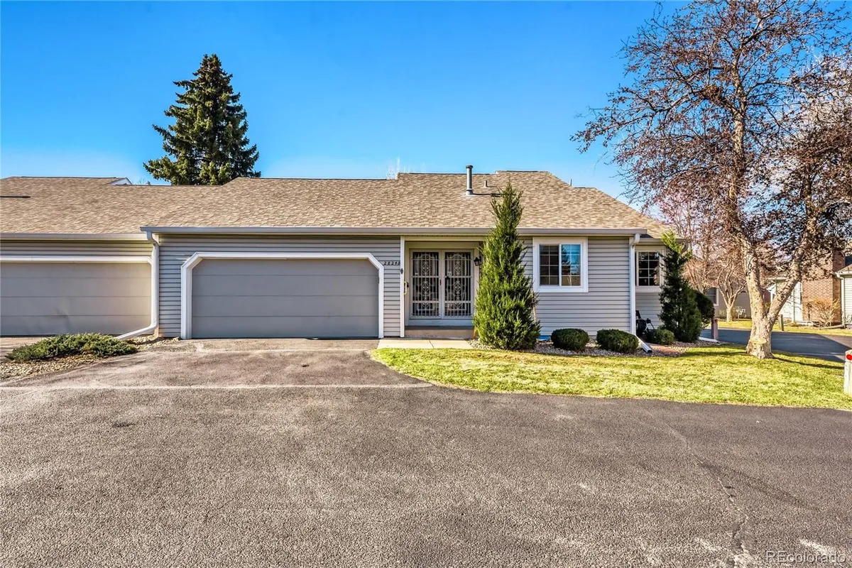 Property Slideshow image 1 of 29 | 2824 s heather gardens way b, Aurora, CO, 80014