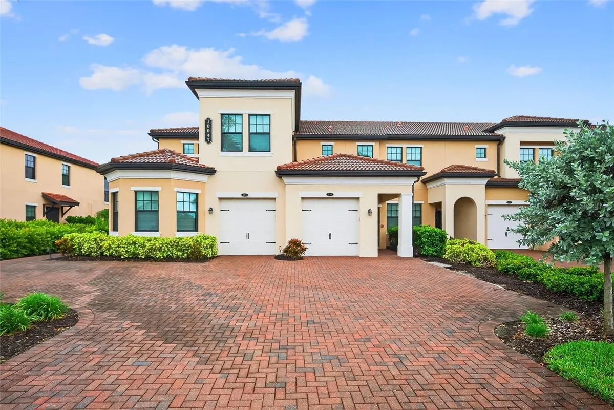 Property Slideshow image 1 of 91 | 10047 crooked creek dr 201, Venice, FL, 34293