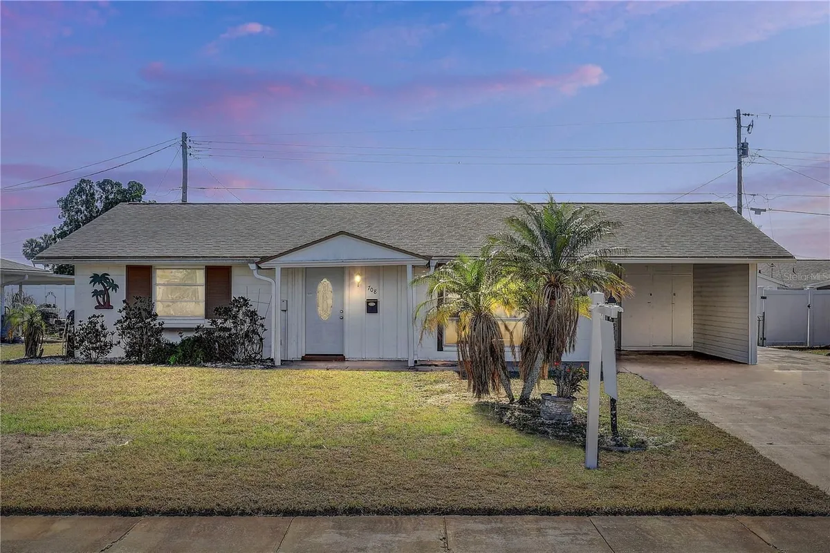 Property Slideshow image 1 of 42 | 708 tam o shanter ave, Sun City Center, FL, 33573