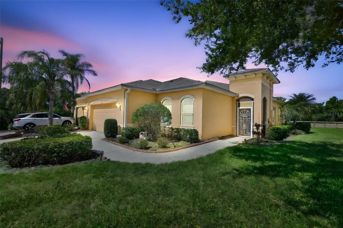 Property Slideshow image 1 of 58 | 2423 richmond greens ct, Sun City Center, FL, 33573