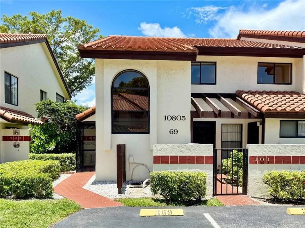 Property Slideshow image 1 of 62 | 10805 bahama palm way apt 201, Boynton Beach, FL, 33437