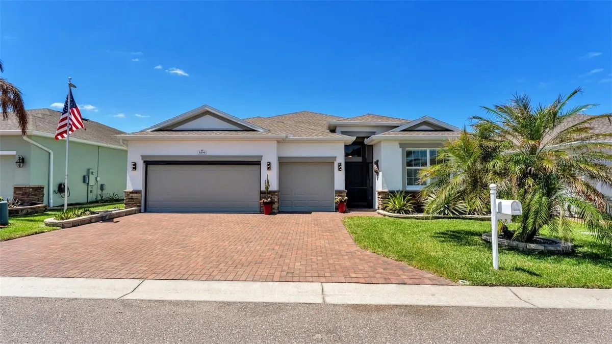 Property Slideshow image 1 of 56 | 3890 bedford ave, Winter Haven, FL, 33884