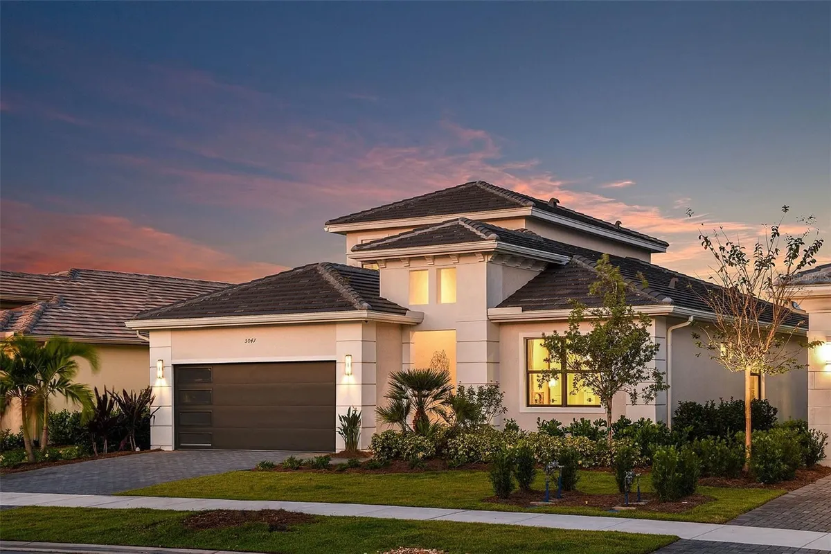 Property Slideshow image 1 of 77 | 18123 cresswind ter, Lakewood Ranch, FL, 34211